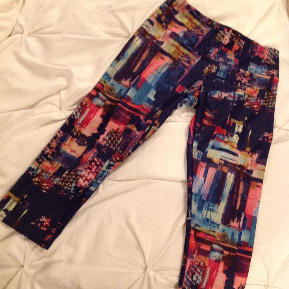 Onzie Yoga Capri Leggings M/L Bright Print EUC
